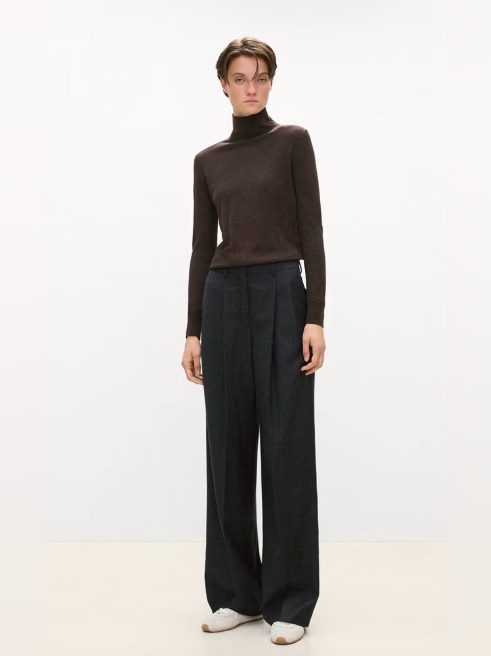 Theory Double Pleat Pant in Sleek Flannel Charcoal— Womens 10